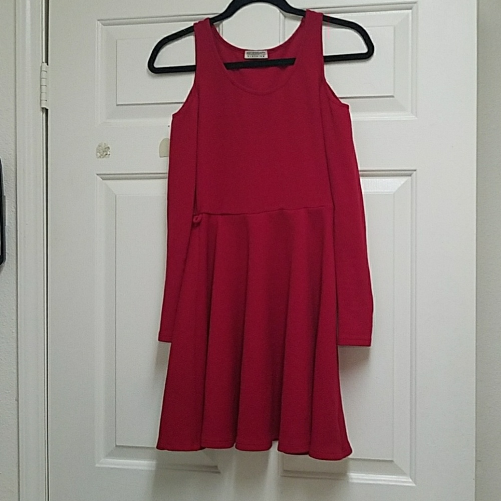 Long sleeve dress with shoulder cut outs